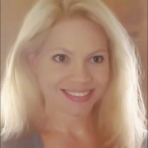 Meet your Posher, Candina